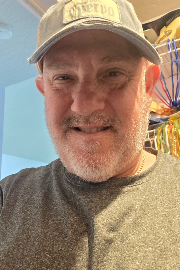Cruise Brothers Travel Agent Artie Winthrop